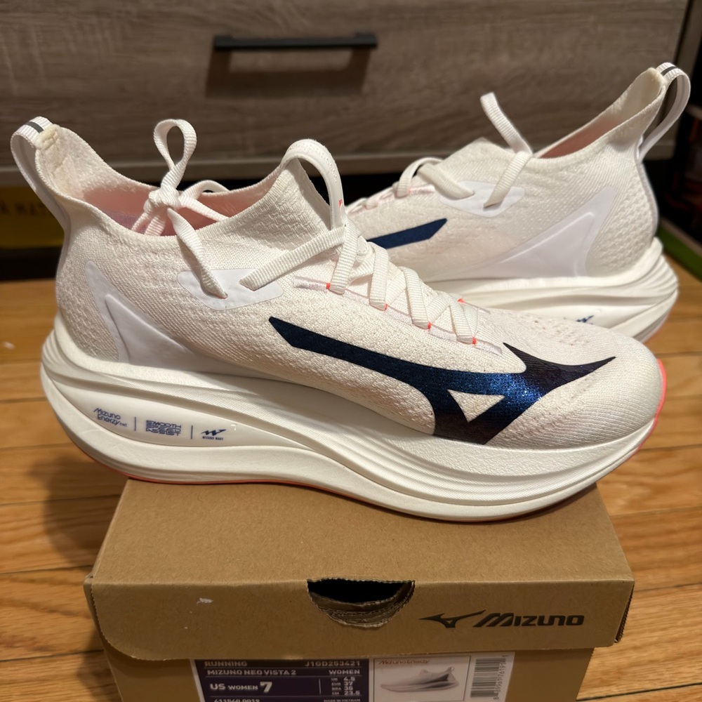 Women’s Mizuno Neo Vista 2 - white/metallic navy size 7 - Picture 3 of 7